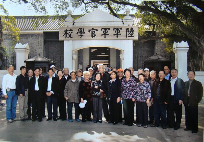 公司組織離休老領(lǐng)導(dǎo)參觀陸軍軍官學校