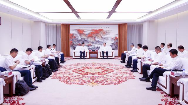 莫鼎革會見杭氧集團黨委書記、董事長鄭偉